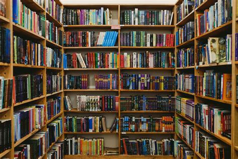 how many books counts as a library? The role of diversity in a collection